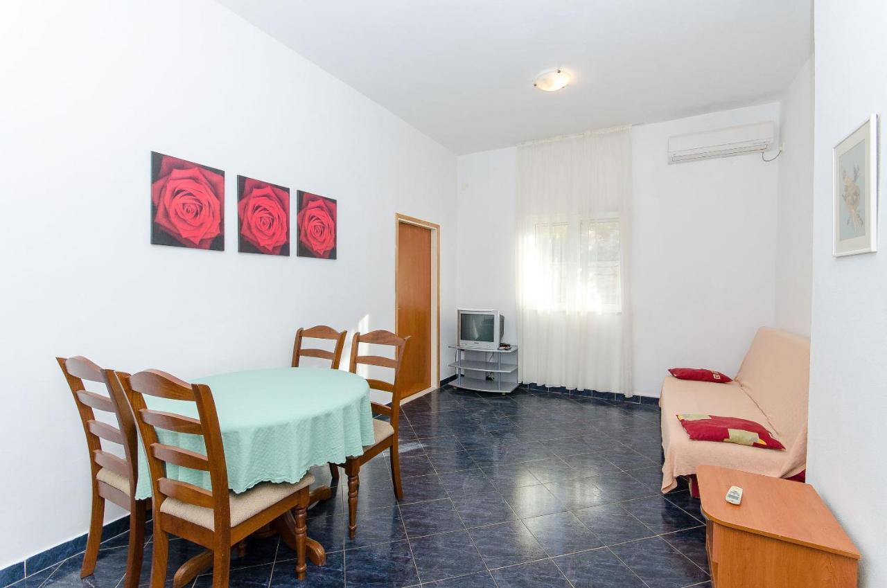 Apartments Ivanka Vis Luaran gambar