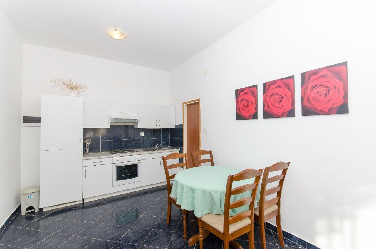 Apartments Ivanka Vis Luaran gambar